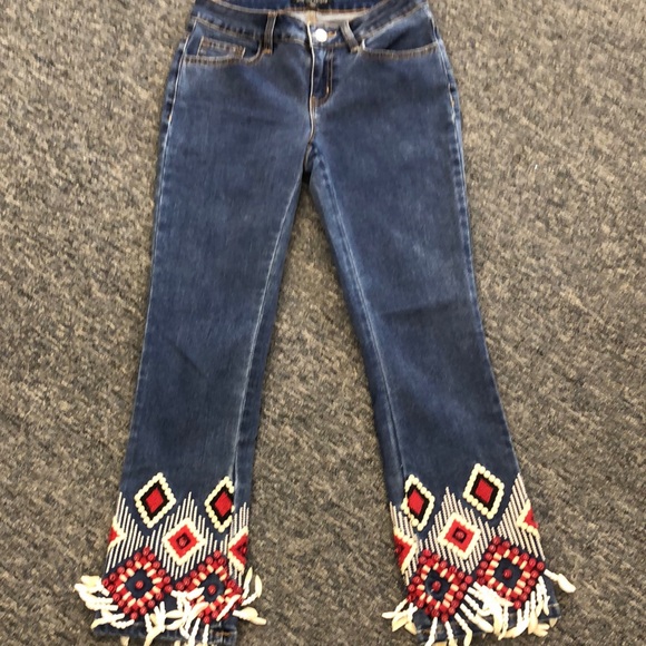 Boston Proper Denim - Boston Proper Beaded, Shell and Embroidered Capri, Size 0